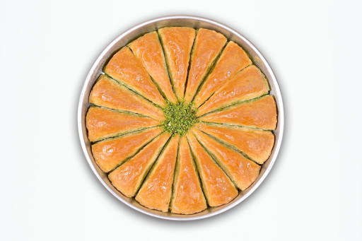 ANTEPZADE BAKLAVA TRIANGLE PISTACHIOS ROUND TRAY 1350 GR